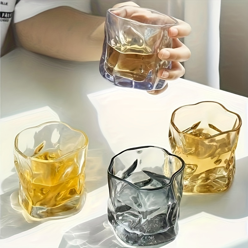 Gedraaide transparante glazen  - Wine Beer Festival recensie en prijs